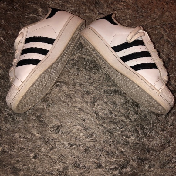 Addidas Black and White Shell Toe - Picture 3 of 9
